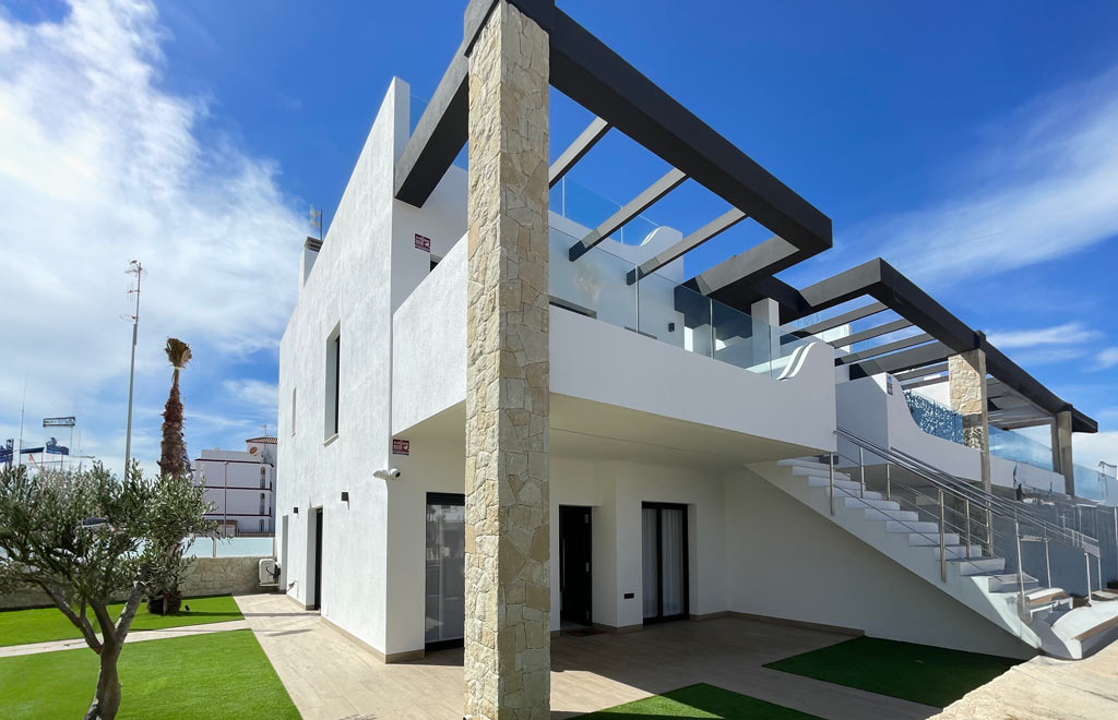 Maison jumelée de 3 chambres à coucher avec solarium et jardin privé à Villamartin.