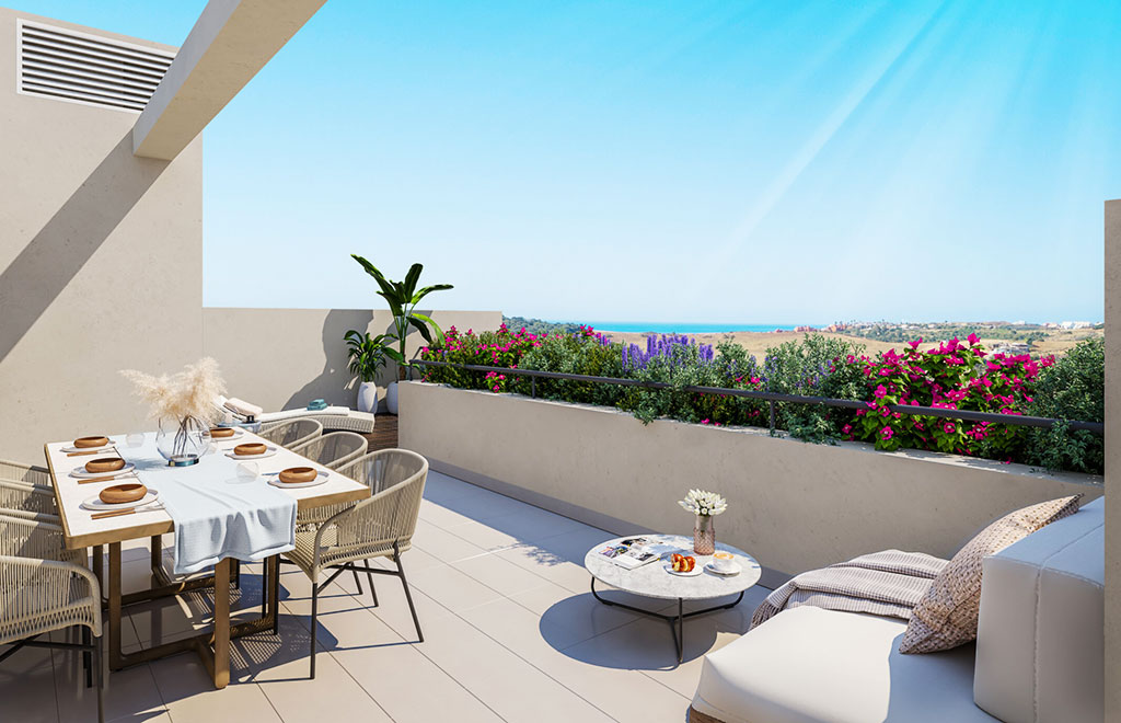 CLÉ EN MAIN! Penthouse en duplex de 2 chambres avec terrasse et solarium à Estepona 